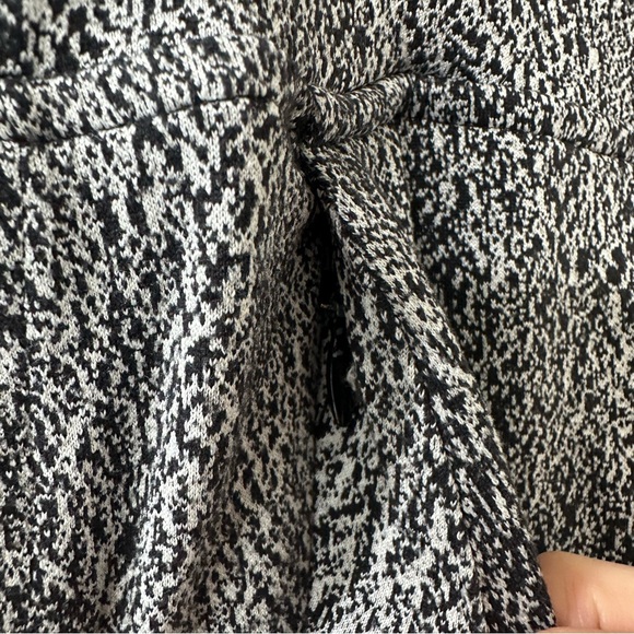 Lululemon Ready to Rulu Pant, Spray Jacquard Black & White Joggers, Size 6 - Picture 7 of 14